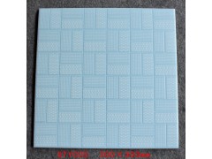 佛山陶瓷城家装最受欢迎淡蓝色方格瓷砖 厨卫防滑地砖